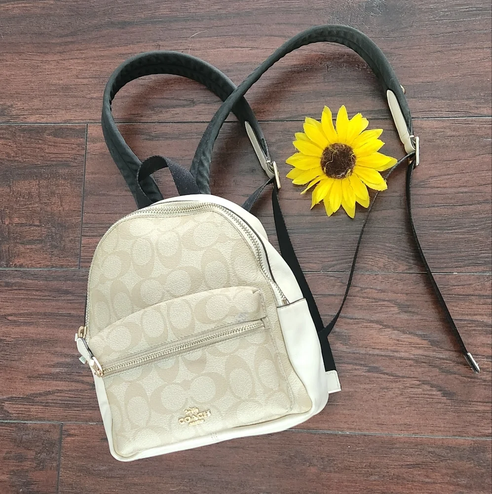 COACH MINI SINGATURE BACKPACK 🎒 - Picture 2 of 7